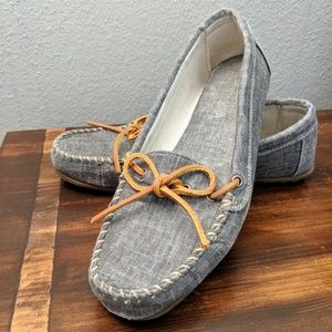 Chambray Minnetonka Loafers Women's Size 9